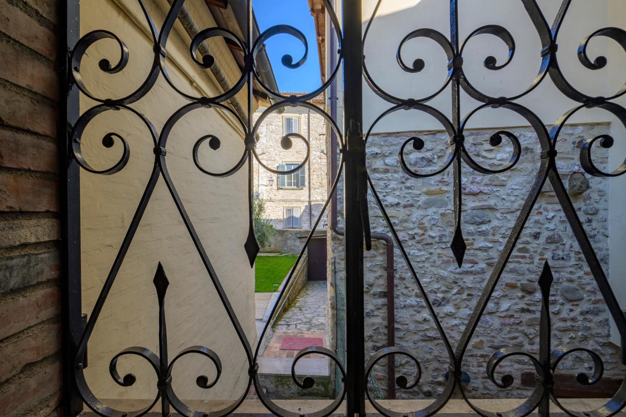 Ferienwohnung Via Mazzini 23A Gubbio Exterior foto